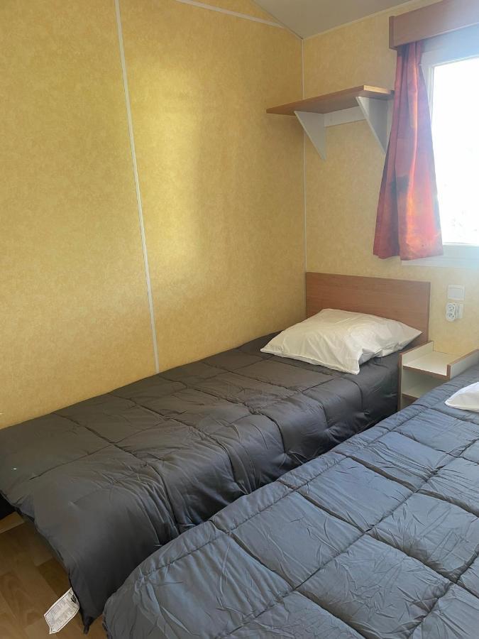 Mobil-Home Au Bord De L'Eau Feins Bagian luar foto